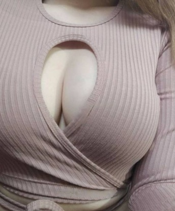 👄💋 Я живу в Москве, самом пульсирующем сердце страсти, и мои услуги полностью соответствуют этому. Я искусная любовница, способная погрузить тебя в мир наслаждения и непревзойденного удовольствия. Мои возможности безграничны – я открыта для экспериментов и готова попробовать что угодно, чтобы удовлетворить тебя до конца. 💦 Мои отзывы говорят сами за себя – мои клиенты остаются в восторге от нашей встречи и часто возвращаются ко мне снова. Мои фото настоящие и проверены – ты увидишь, что у меня есть, то что заставит тебя потерять голову. Не медли, свяжись со мной, и между нами возникнет неповторимая и незабываемая связь. Я готова доставить тебе неземное наслаждение! 🌟🔥 Алиса